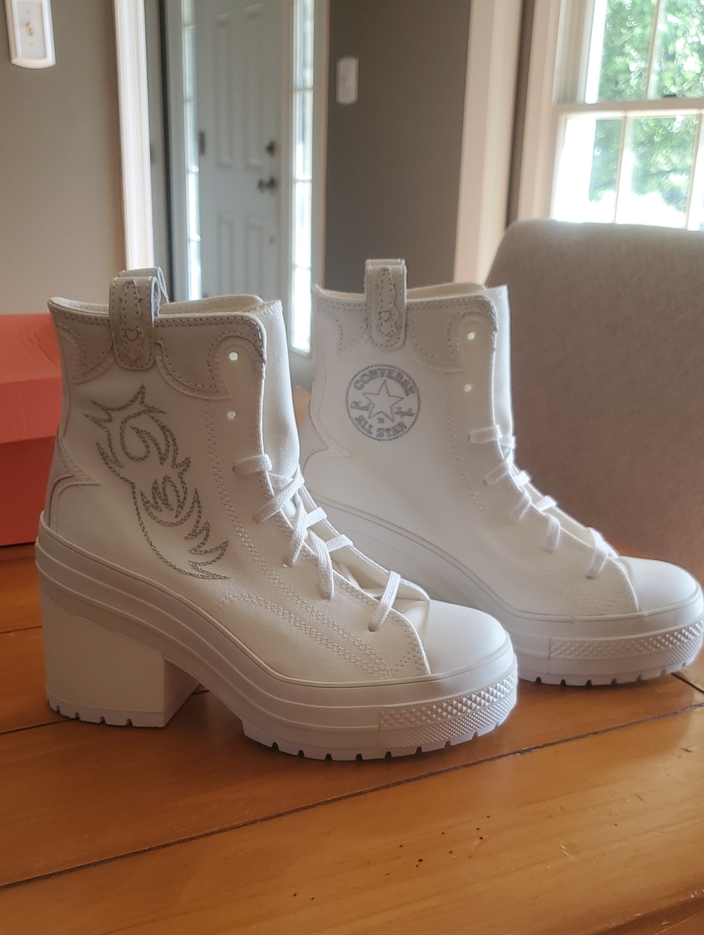 Converse 70 De Luxe Heel Cowgirl Platforms - Picture 3 of 12